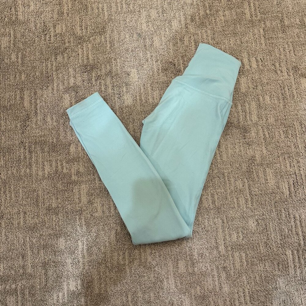 Lululemon size 4 light blue wonder train leggings